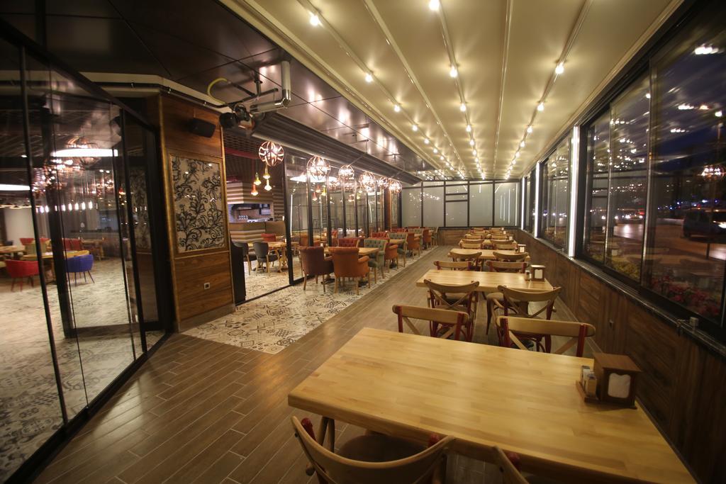 Sincan The Corner Hotel מראה חיצוני תמונה