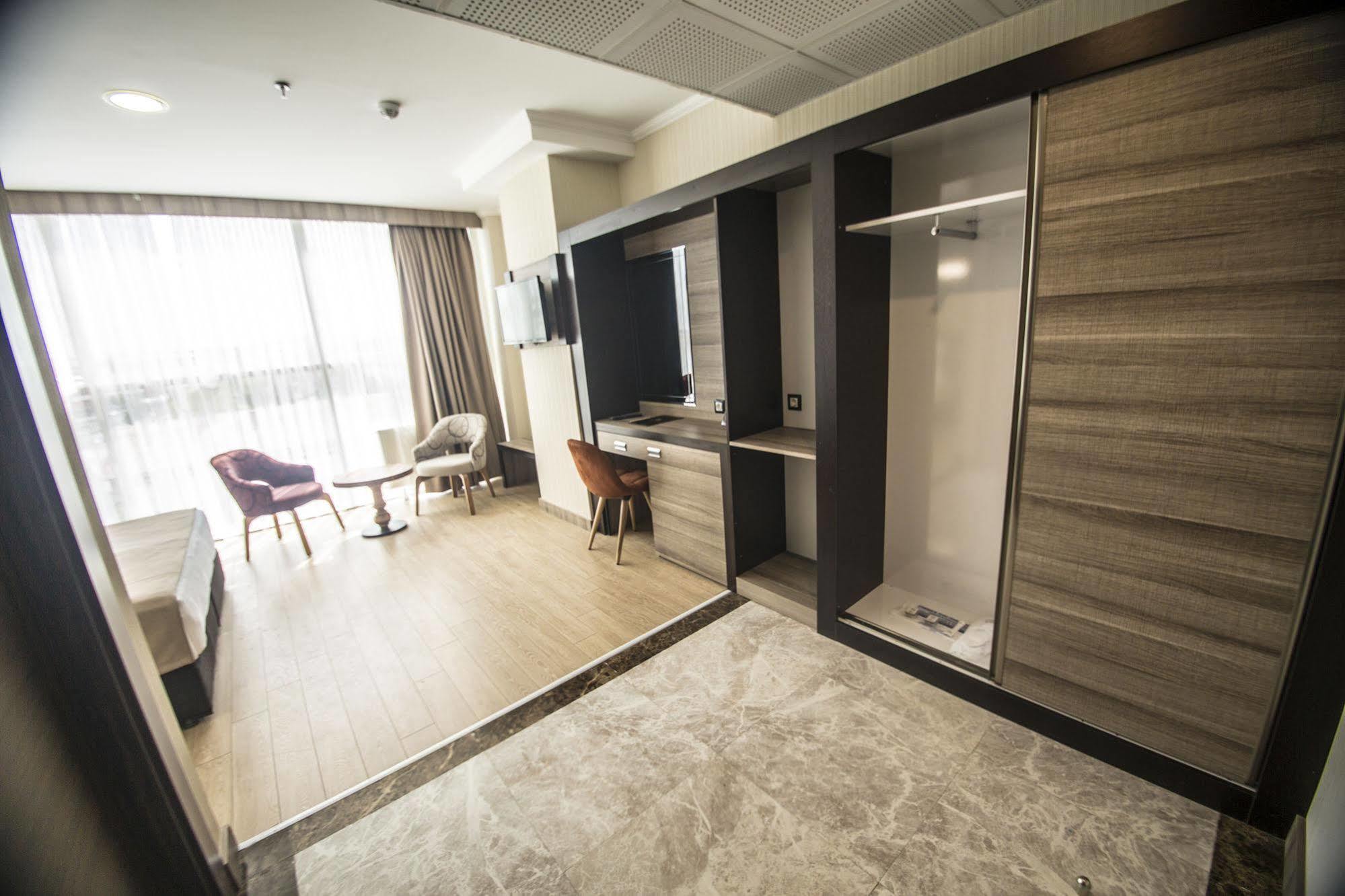 Sincan The Corner Hotel מראה חיצוני תמונה